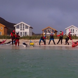Training kayak-instructors in Paradise